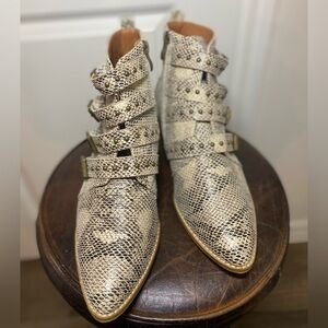 #~SOLD~# Stylish Snakeskin Patterned Women's Booties